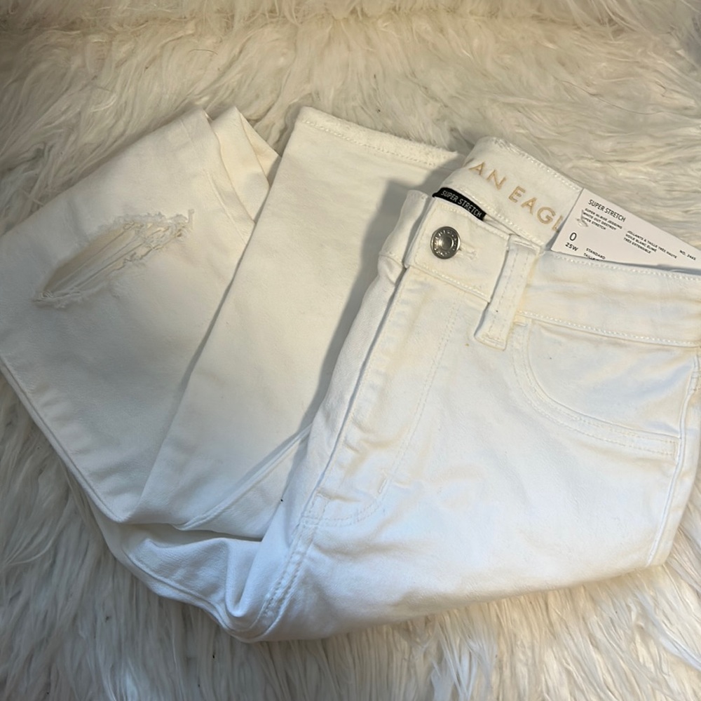 Women’s American Eagle skinny white ripped jeans